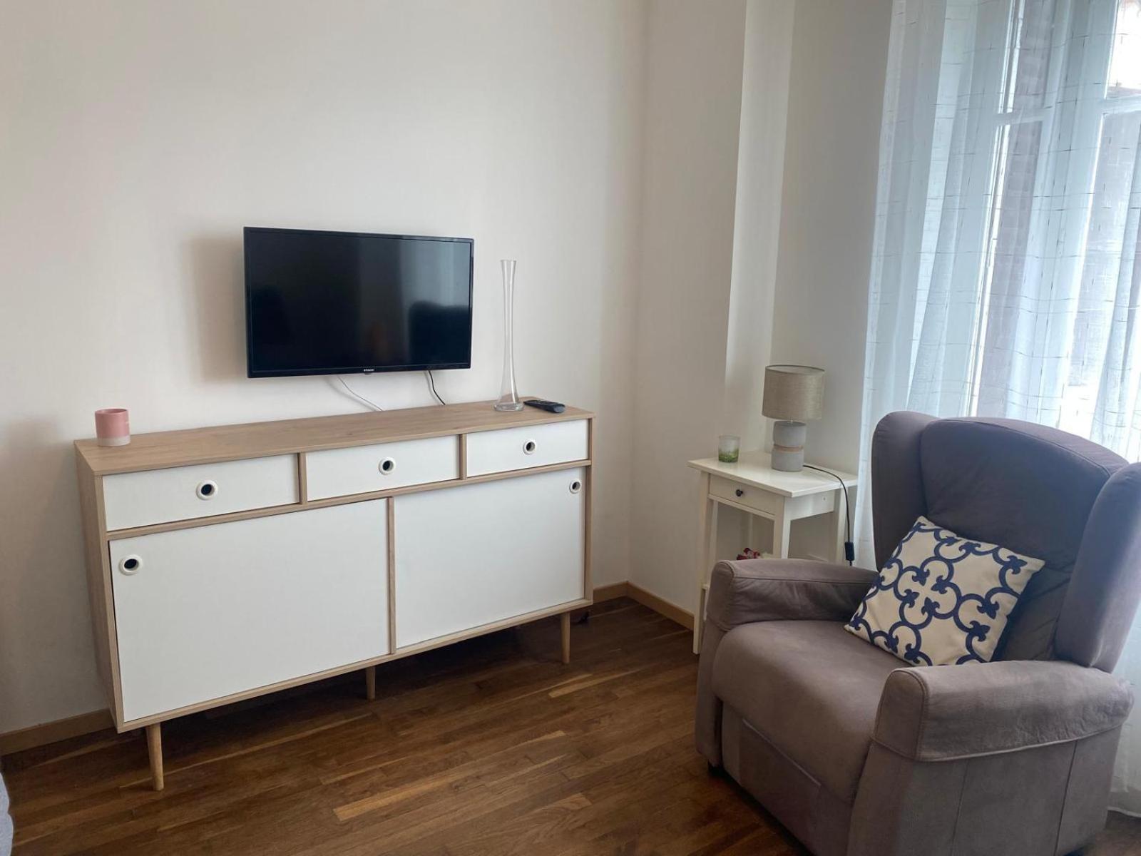 Petite Maison Dans Le Morvan Luzy Экстерьер фото